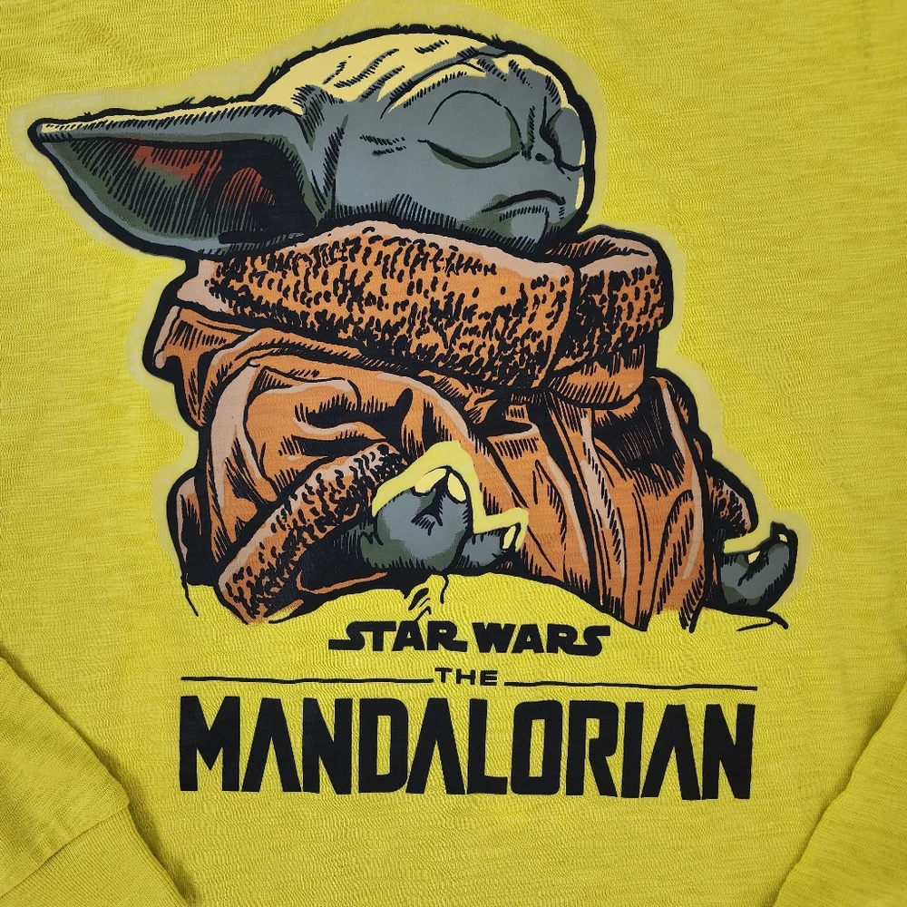 Gap Baby Yoda Neon Yellow Graphic Image Changing Long Sleeve Crew Tee Shirt - Picture 2 of 10